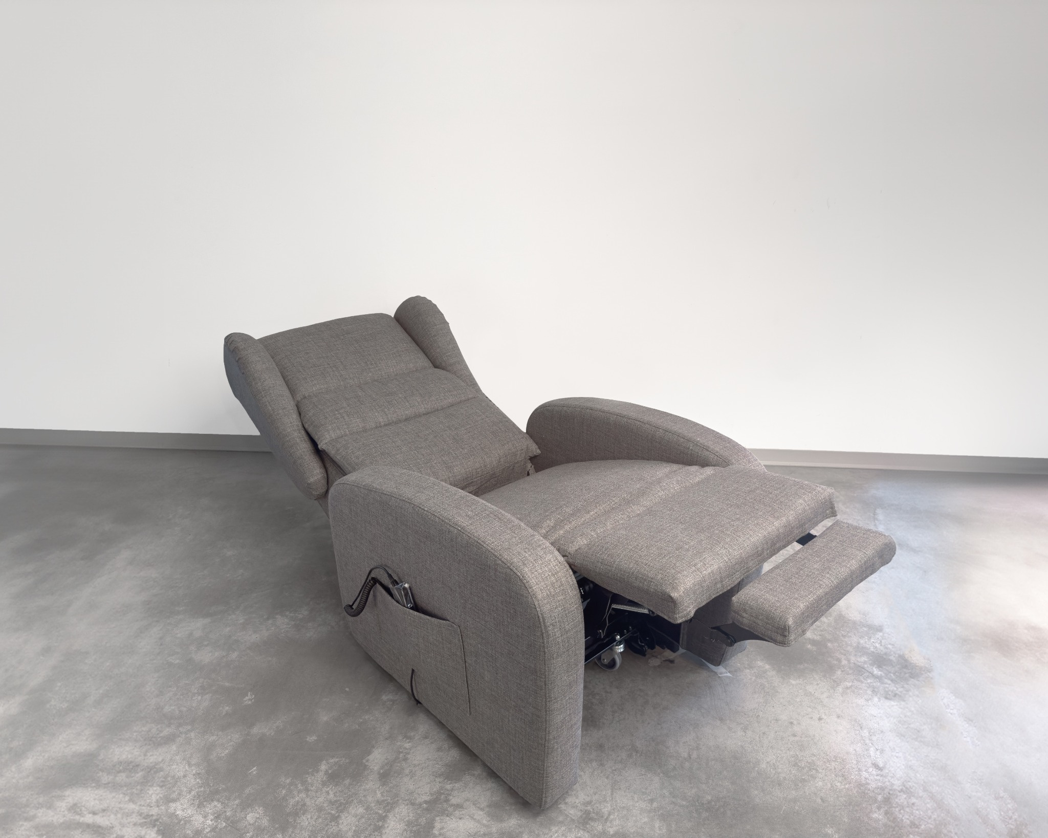 Sessel mit Liegefunktion 180° in vollständig geöffneter Position